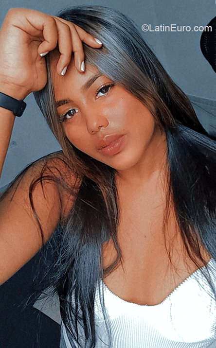 Date this passionate Colombia girl Eilyn from Cartagena CO30798
