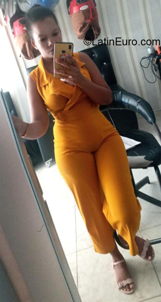 Date this georgeous Dominican Republic girl Yeisa from Santo Domingo DO39611