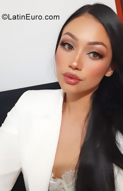 Date this passionate Colombia girl Karla from Bogota CO29897