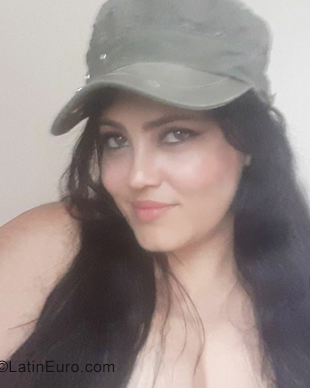 Date this young Ecuador girl Nahila from Guayaquil EC787