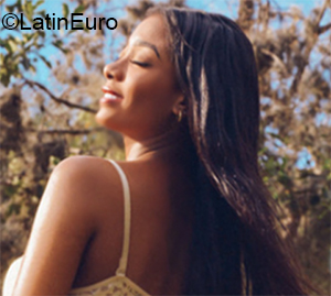 Date this hard body Colombia girl Yaquelin from Cali CO29953