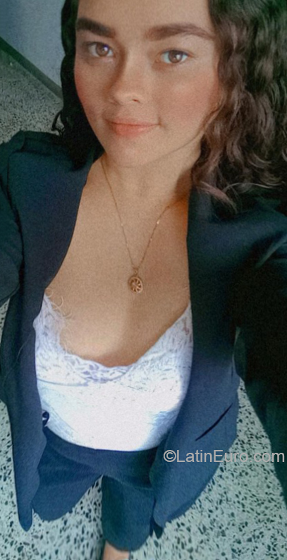 Date this charming Colombia girl Daniela from Cali CO29962