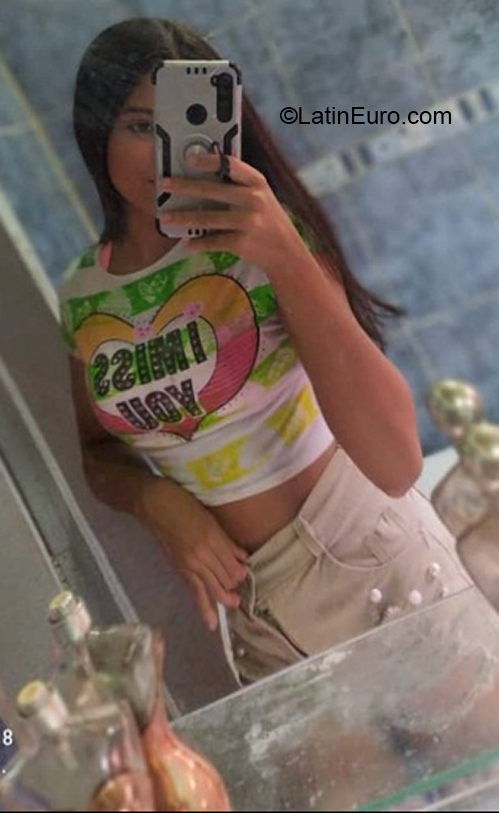 Date this tall Venezuela girl Hilaris from La Asunción VE3889