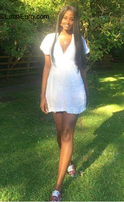 Date this charming Colombia girl Treasure from Cali CO30026