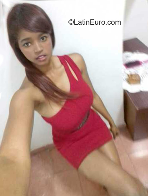 Date this passionate Spain girl Jenifer from Las Palmas ES620