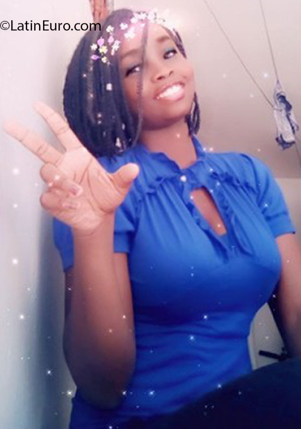 Date this beautiful Dominican Republic girl Nandy from Santiago DO39755