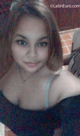 Date this attractive Dominican Republic girl Anyara from Santiago DO39759