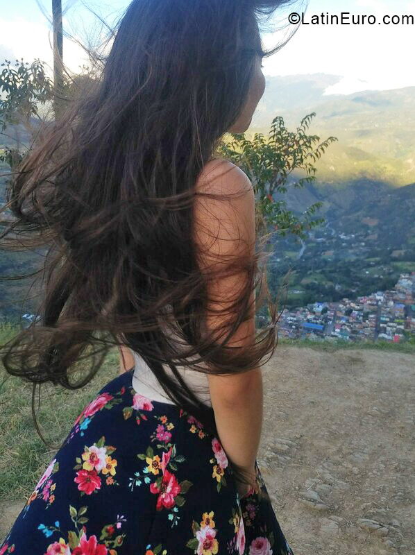 Date this beautiful Colombia girl Melanie Maria from Cali CO30111