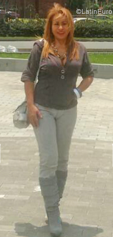 Date this attractive Colombia girl Emma from Medellin CO30203