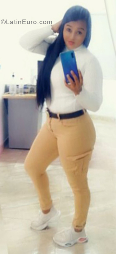 Date this charming Colombia girl Nairoby from Bogota CO31797