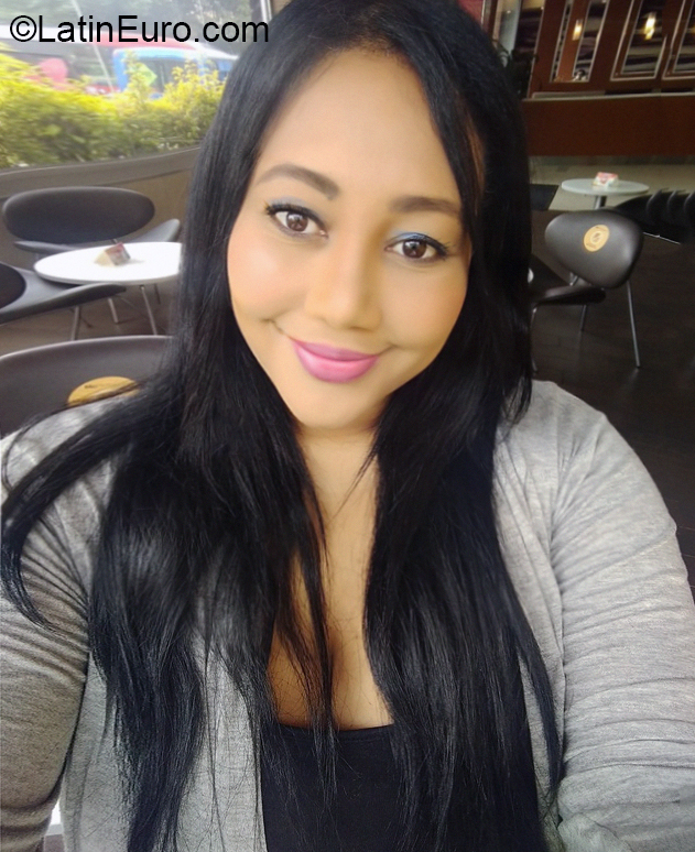 Date this sensual Colombia girl Lorelay from Bogota CO30251