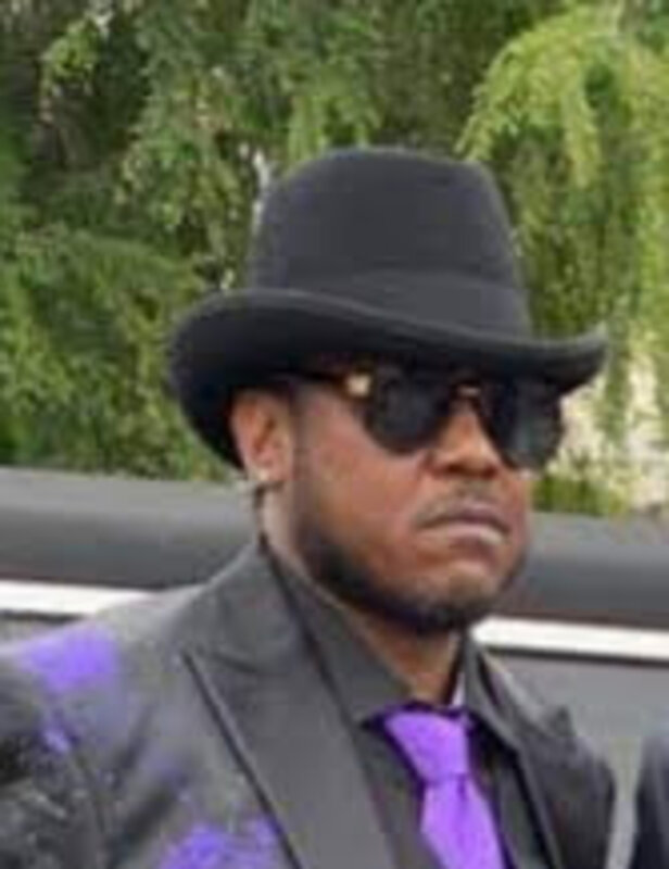 Date this tall United States man Petey2stategmai from Los Angeles US21295