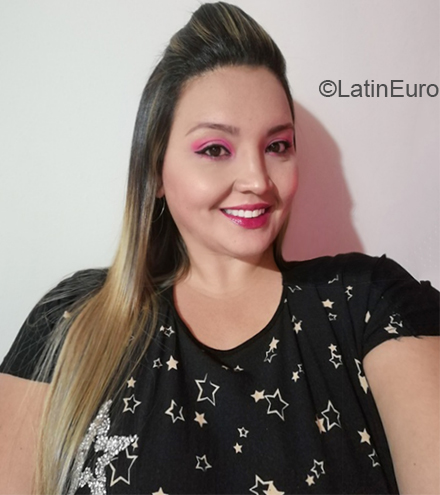 Date this attractive Colombia girl Lisa from Buga CO30254