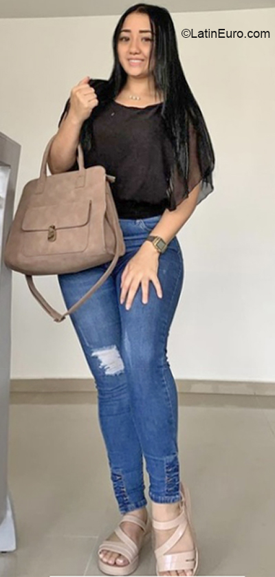 Date this attractive Colombia girl Stef from Cali CO30257