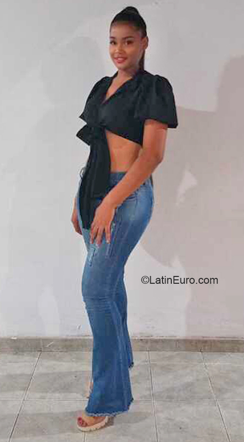 Date this attractive Colombia girl Elizabeth from Cali CO30264