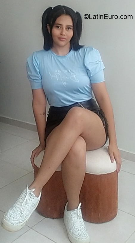 Date this hard body Colombia girl Manuela from Pereira CO30285