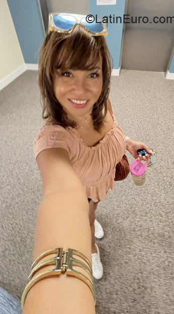 Date this good-looking United States girl Stepone from Boston US21334