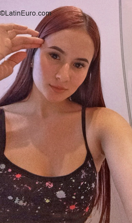 Date this foxy Colombia girl Vanessa from Río Negro CO30430