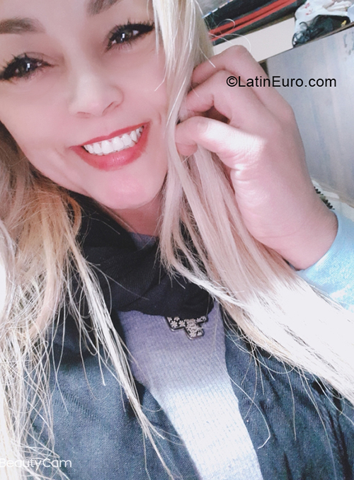 Date this exotic Argentina girl Aldana from Buenos Aires AR769