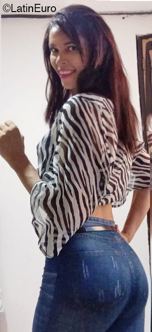 Date this pretty Colombia girl Ingris from Barranquilla CO30492