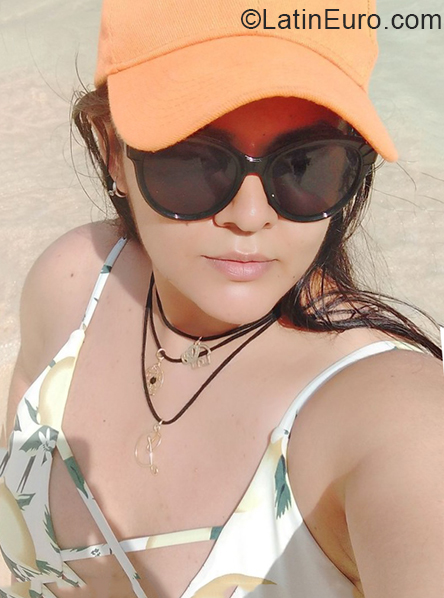 Date this gorgeous Venezuela girl Ivana from Maracay VE3991