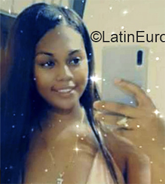Date this sultry Colombia girl Coralain from Buenaventura CO30568