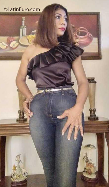 Date this lovely Dominican Republic girl Ramona from Santo Domingo DO40023