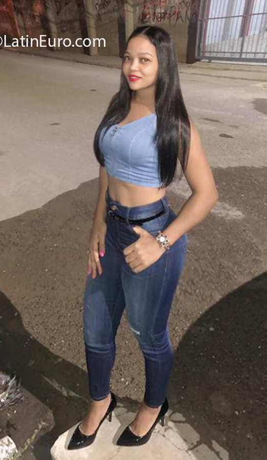 Date this cute Dominican Republic girl Jade from Mao DO40028