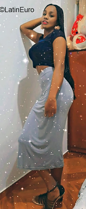 Date this good-looking Colombia girl Yady from Bogota CO30635