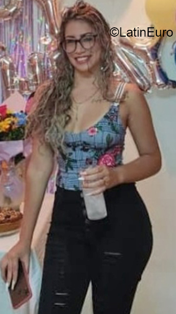 Date this nice looking Venezuela girl Fabiola from Caracas VE4010