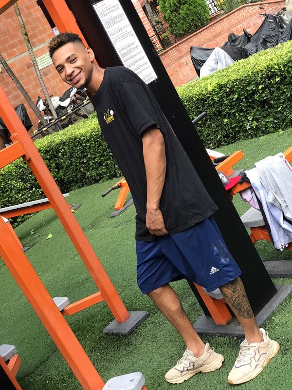 Date this exotic Colombia man Carlos andres m from Medellin CO30651