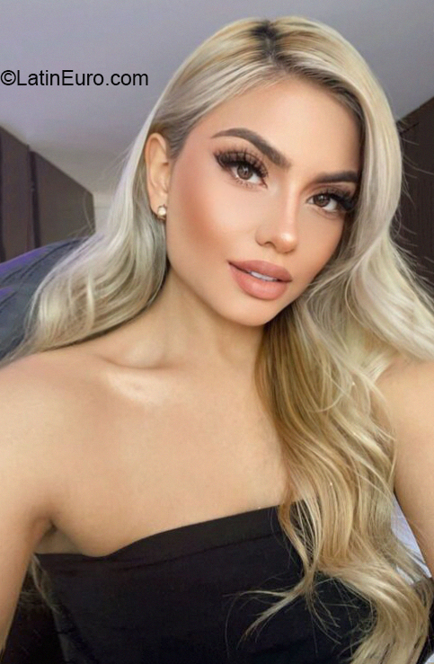 Date this athletic Colombia girl Natalia from Bogota CO30673