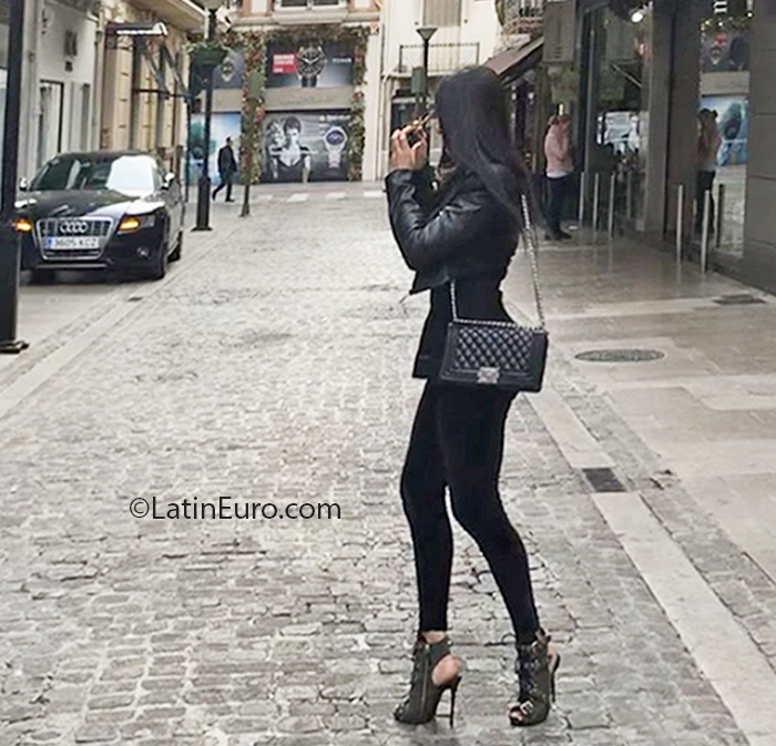 Date this young Spain girl Mari from Valencia ES646