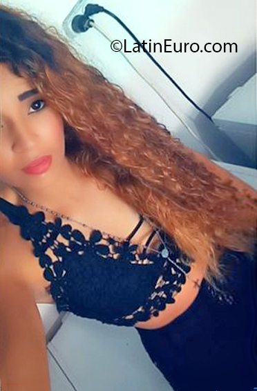 Date this nice looking Colombia girl Anna from San Martin Meta CO30712