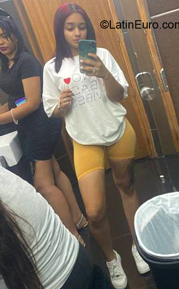Date this fun Dominican Republic girl Erika Nova from Santiago DO40141