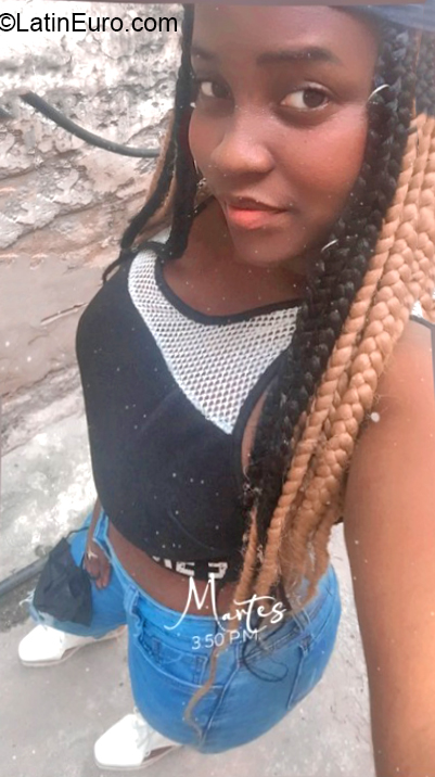 Date this nice looking Cuba girl Dora from La Habana CU789