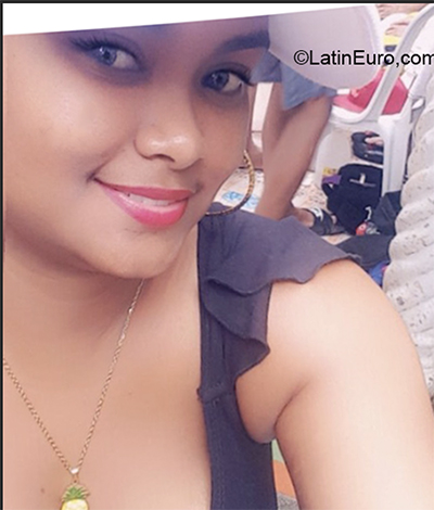 Date this georgeous Dominican Republic girl Vanessa from Santo Domingo DO40159