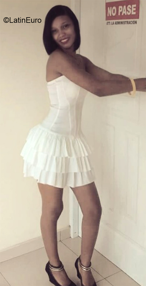 Date this sensual Dominican Republic girl Candy from Puerto Plata DO40163