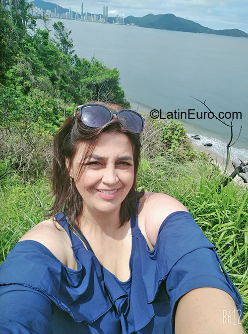 Date this voluptuous Brazil girl Eliana from Paicandu BR11443