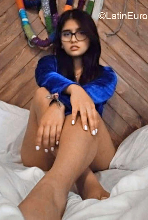 Date this young Peru girl Valeria from Lima PE1920
