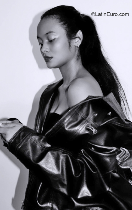 Date this pretty Colombia girl Cristina from Bogota CO30762