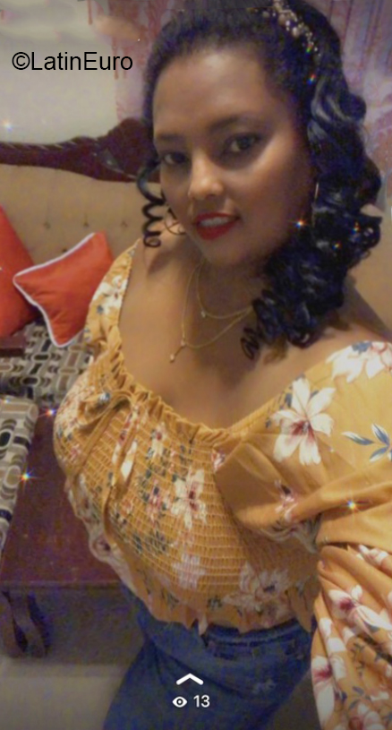 Date this georgeous Dominican Republic girl Romeri from Santo Domingo DO40171