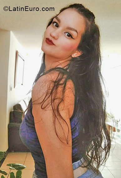 Date this stunning Venezuela girl Nelsimar from Caracas VE4053