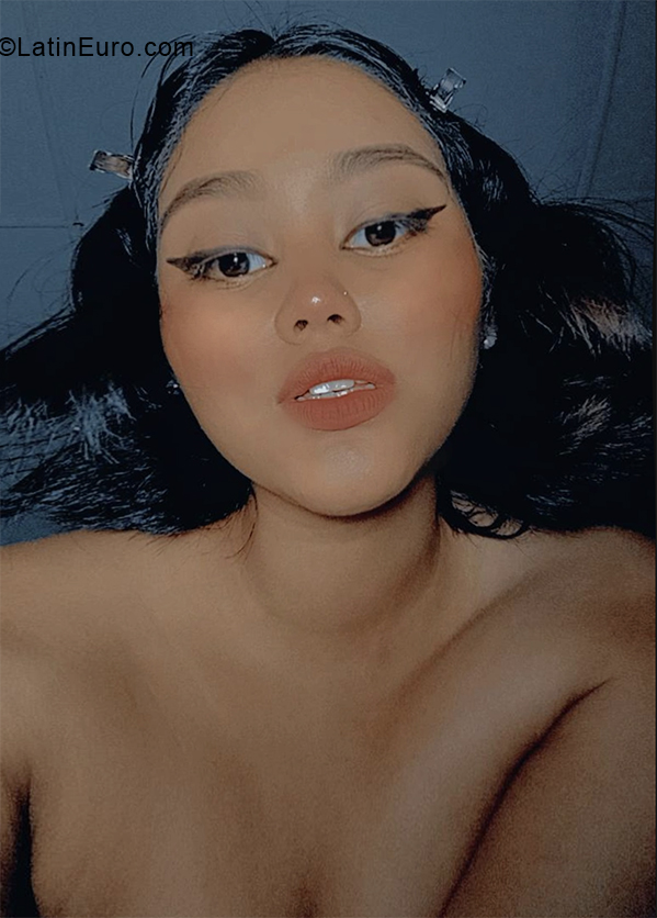 Date this sultry Colombia girl Gabriela from  CO30772