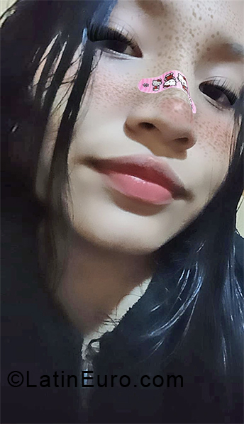 Date this good-looking Peru girl Milagros from Arequipa PE1922