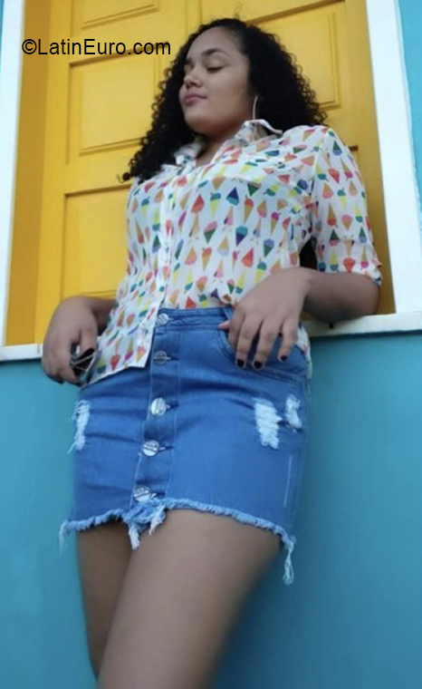 Date this sultry Brazil girl Flavia from Feira De Santana BR11445