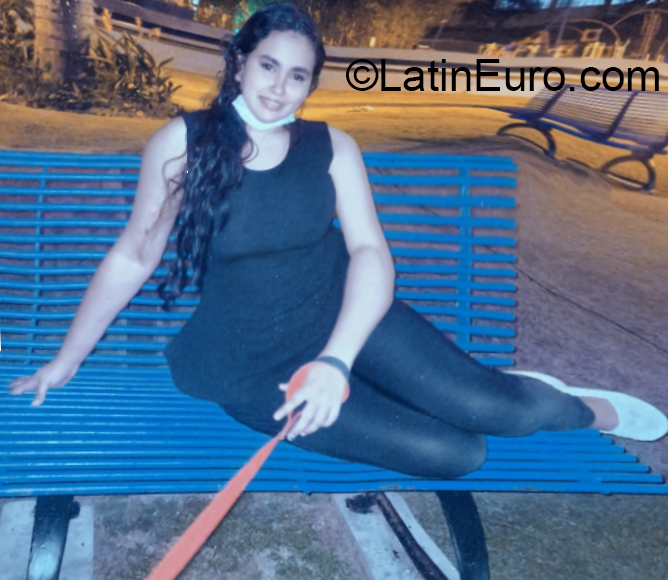 Date this attractive Panama girl Patricia from Panamá PA1302