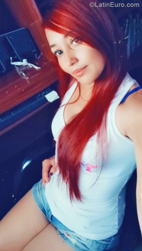 Date this funny Venezuela girl Francys from Valencia VE4091