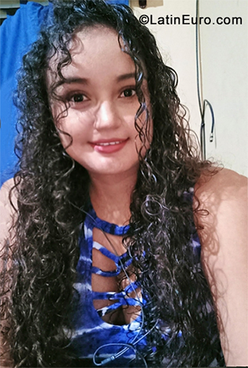 Date this cute Honduras girl Nubia from San Pedro Sula HN2935
