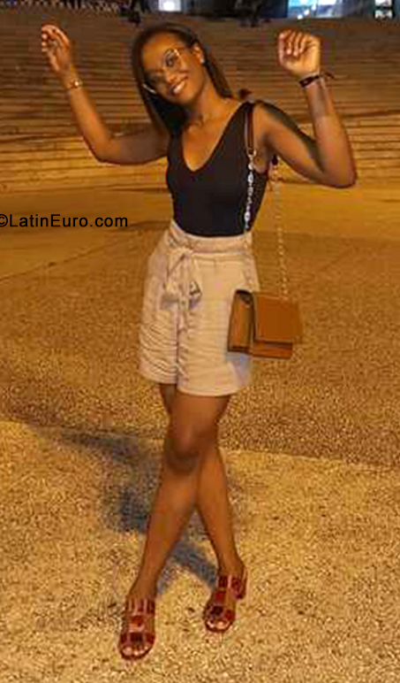 Date this charming Portugal girl Tiagia from Lisbon PT102